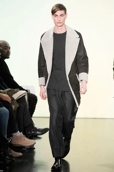Look 14